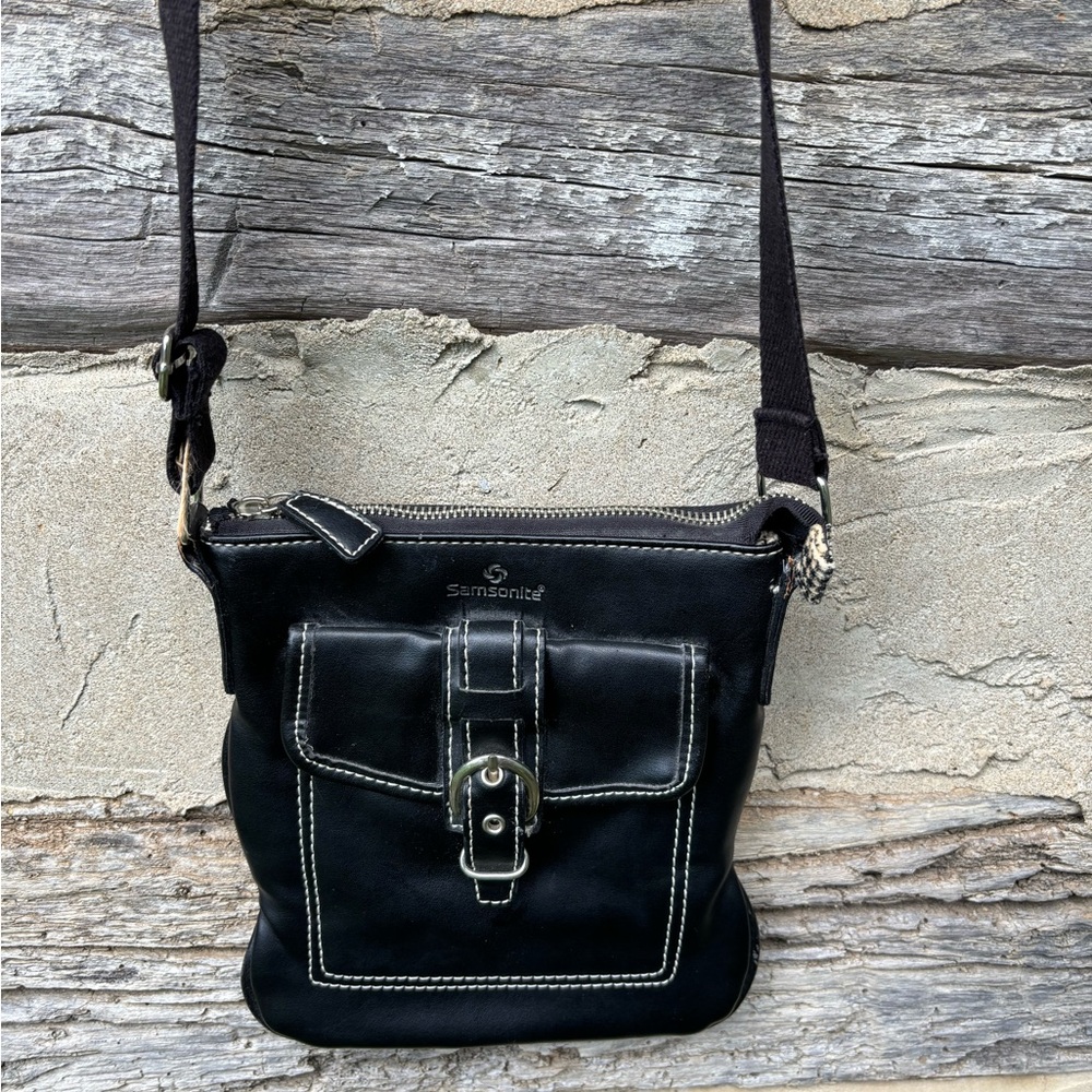 Samsonite Vintage Black Leather Crossbody Bag